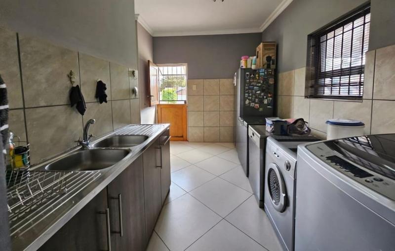 3 Bedroom Property for Sale in Vredenburg Western Cape